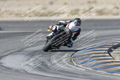 media/Dec-01-2025-Moto Forza (Mon) [[2daa91e15f]]/1-Advanced Group/Session 2 Turn 11 Backside/